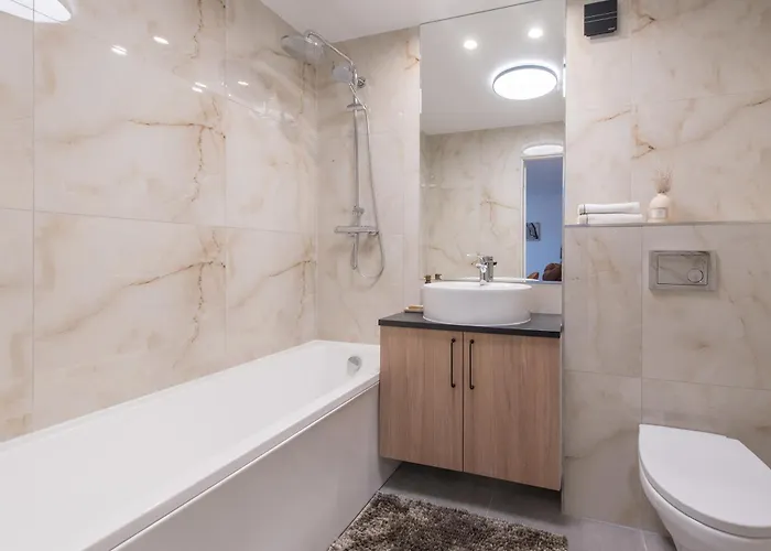 Near Gates Of Dawn / Modern 1 Bedroom / W/netflix *