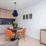 Near Gates Of Dawn / Modern 1 Bedroom / W/netflix